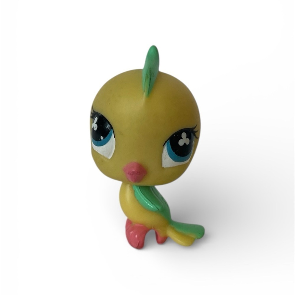 Littlest Pet Shop LPS Yellow Bird 754
Blue Eyes